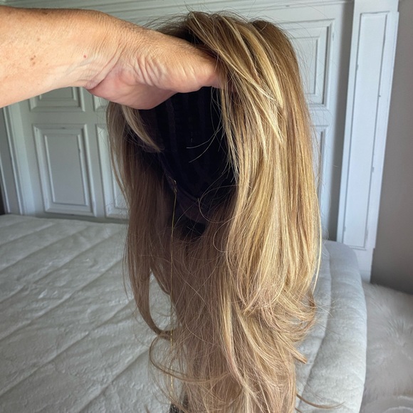 BNIB “Barcelona” by Belle Tress in Caramel Blonde-R. - Picture 5 of 6